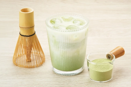 【調飲新知】抹茶粉與抹茶拿鐵粉差異及應用攻略：烘焙、飲品配方比例公開｜精選萬事達